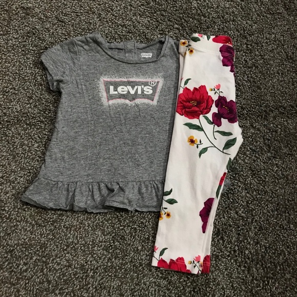 does old navy sell levis